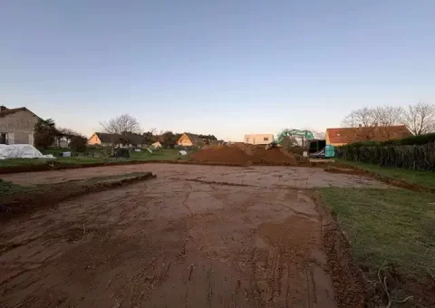 Terrassement Pelle 8 tonne - Le Mans